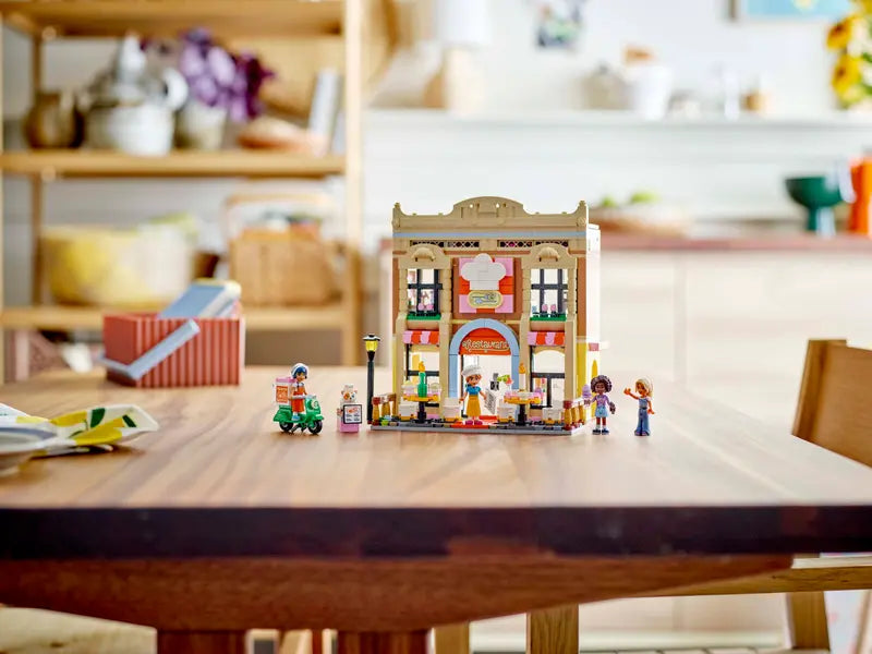 LEGO Friends Restaurant and Cooking School 42655