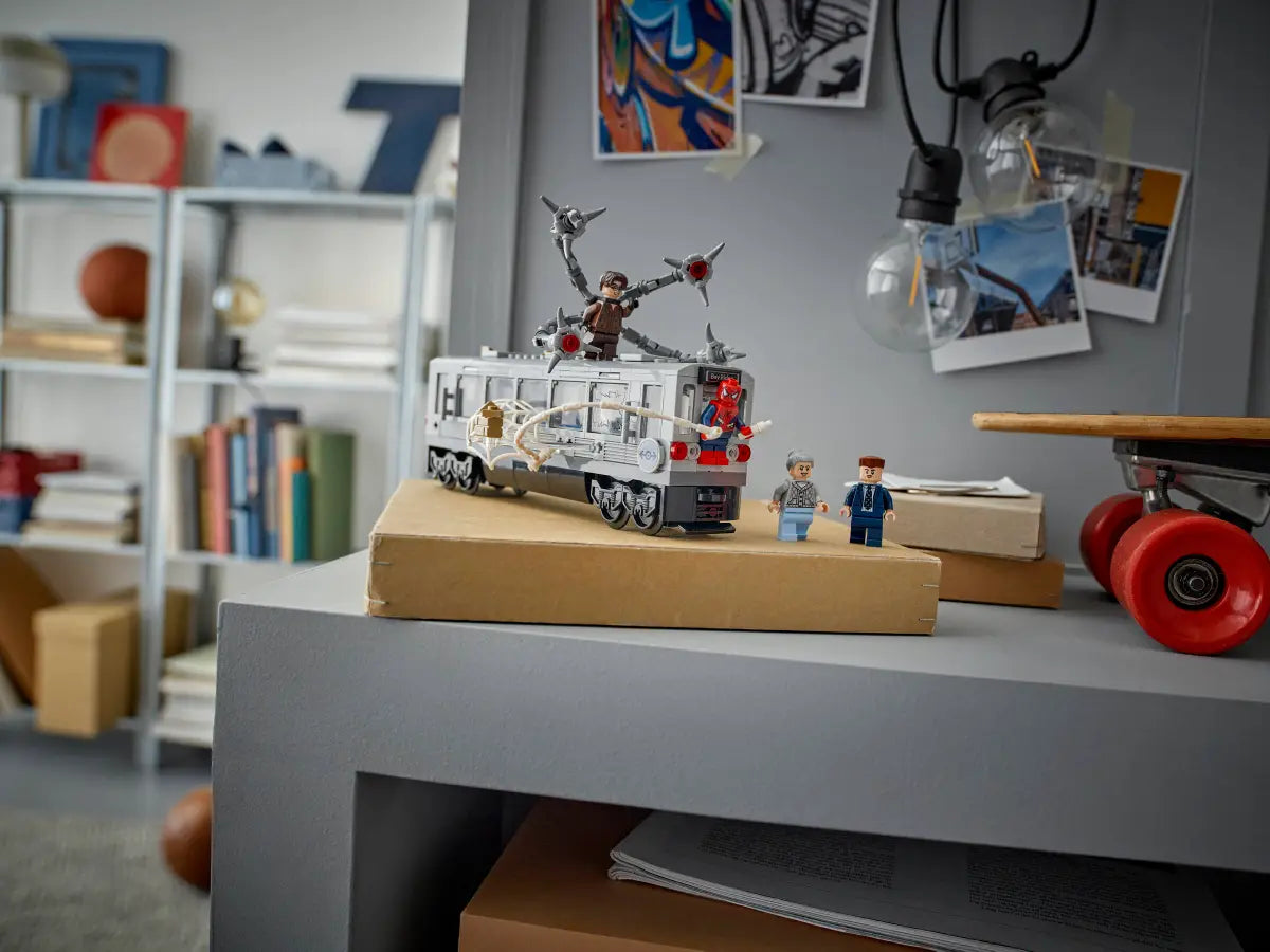 LEGO: Spider-Man vs. Doc Ock Subway Train Scene 76321