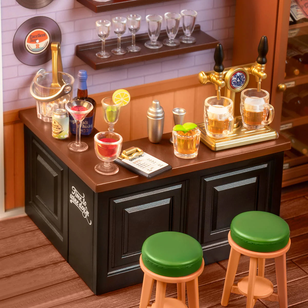Super Creator Leisurely Cheers Bar DW012 Rolife