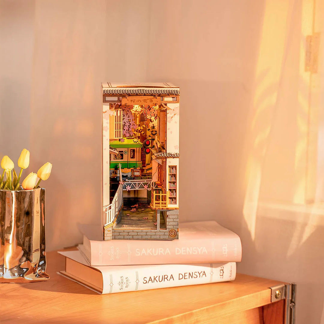 Sakura Densya, Rolife DIY Book Nook, TGB01