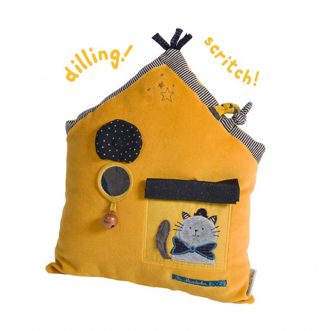 Yellow activity house Les Moustaches, Moulin Roty