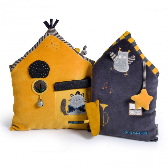 Yellow activity house Les Moustaches, Moulin Roty