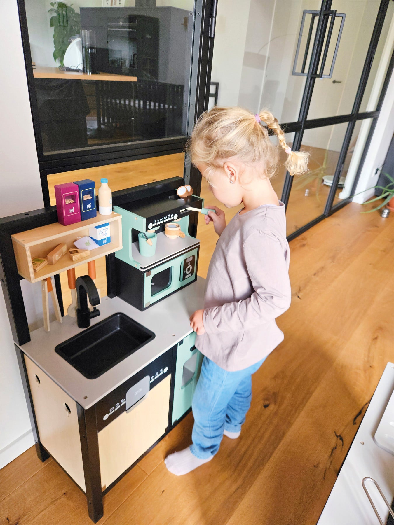 Industrial Play Kitchen with Kitchen Island, Small foot
