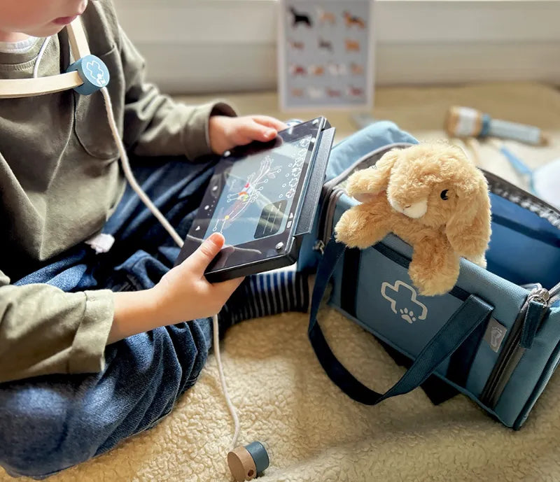Play Set: Veterinarian Bag With Rabbit, Small Foot