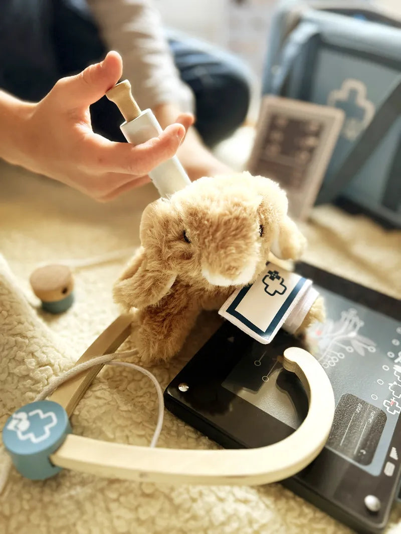 Play Set: Veterinarian Bag With Rabbit, Small Foot