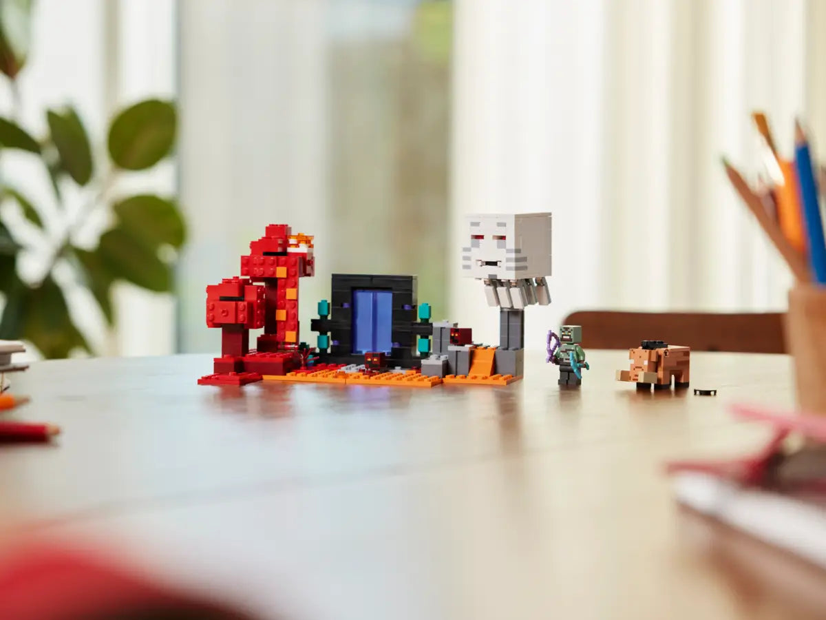 LEGO MINECRAFT: The Nether Portal Ambush 21255