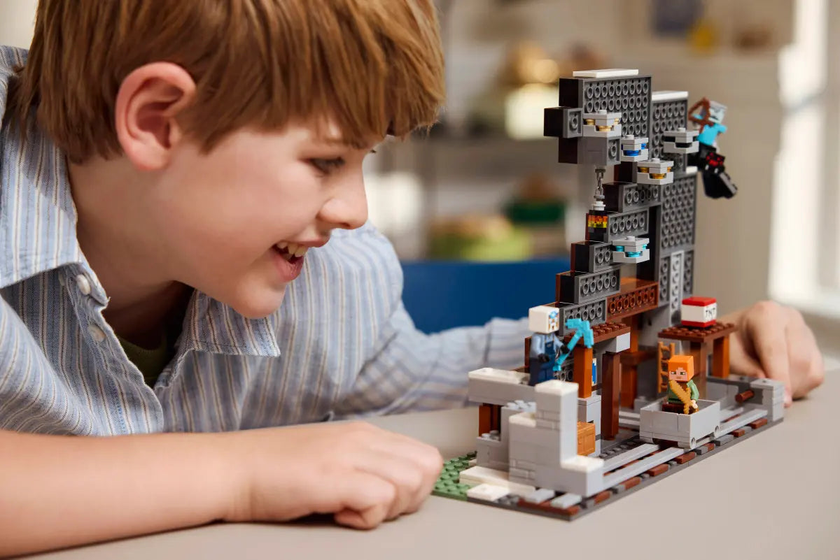 LEGO Minecraft The Pickaxe Mine 21277