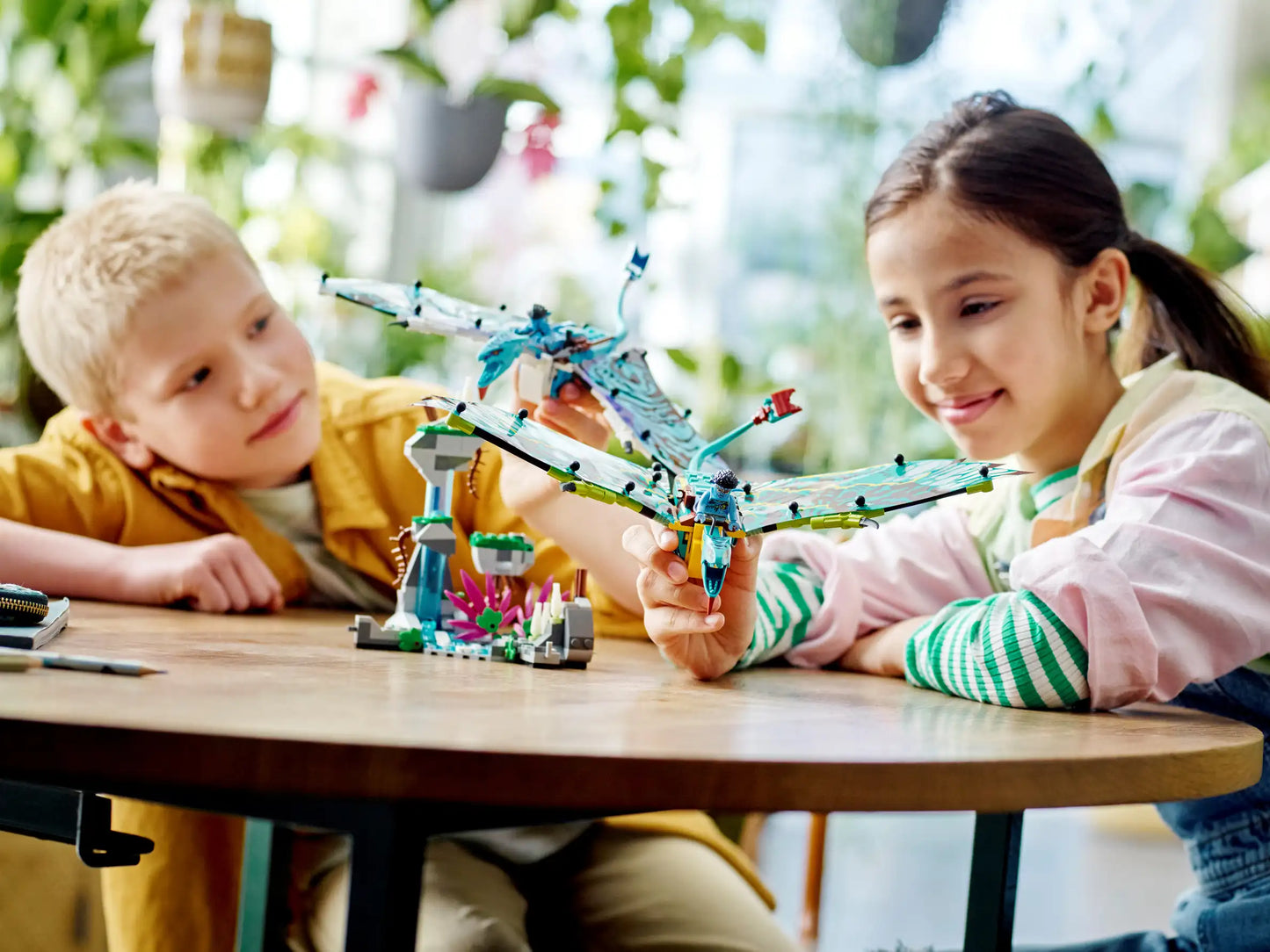 LEGO® Avatar Jake &amp; Neytiri’s First Banshee Flight 75572