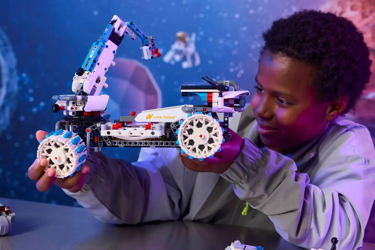 LEGO Technic Lunar Outpost Moon Rover Space Vehicle 42211