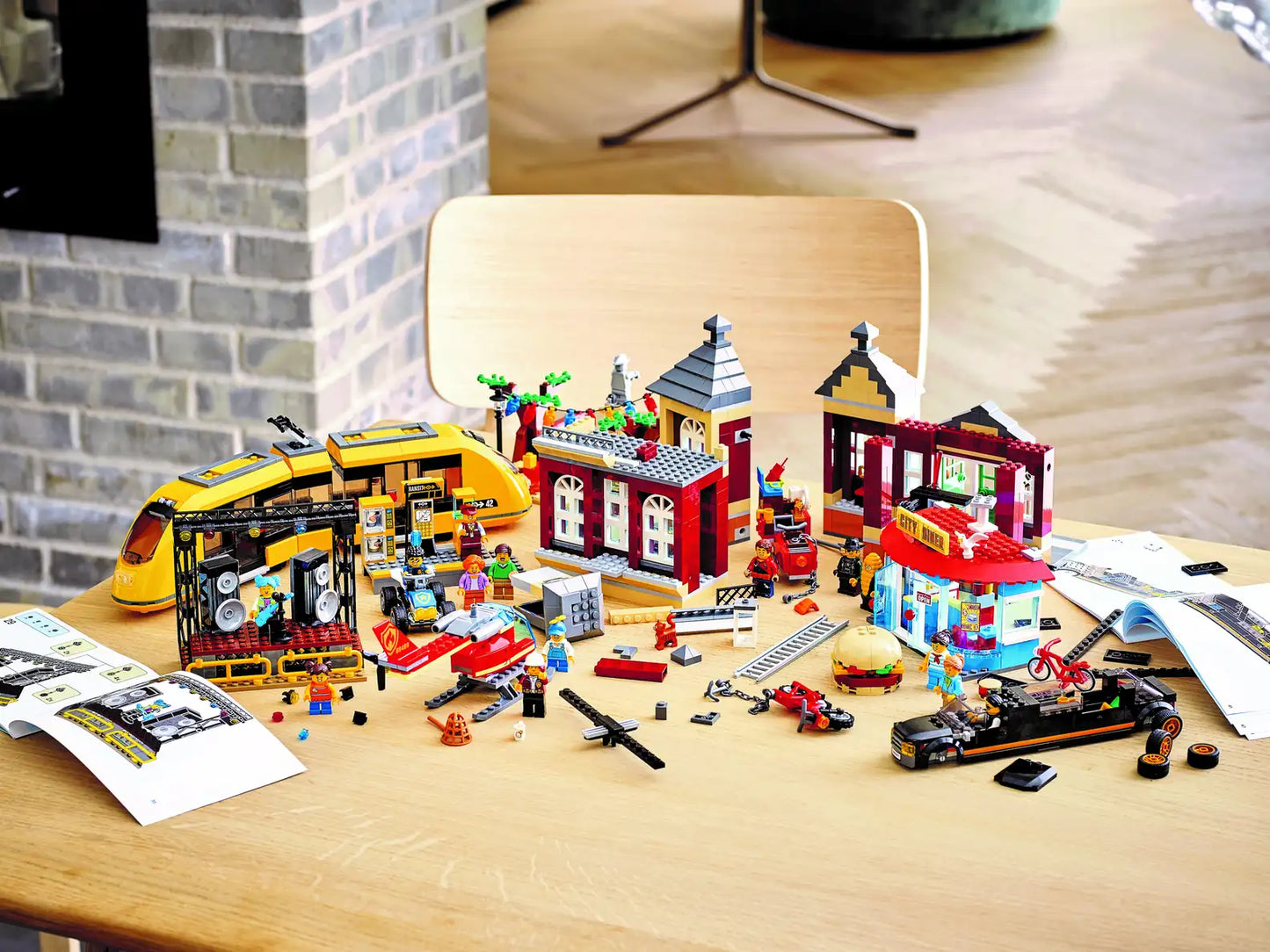 LEGO City Main Square 60271