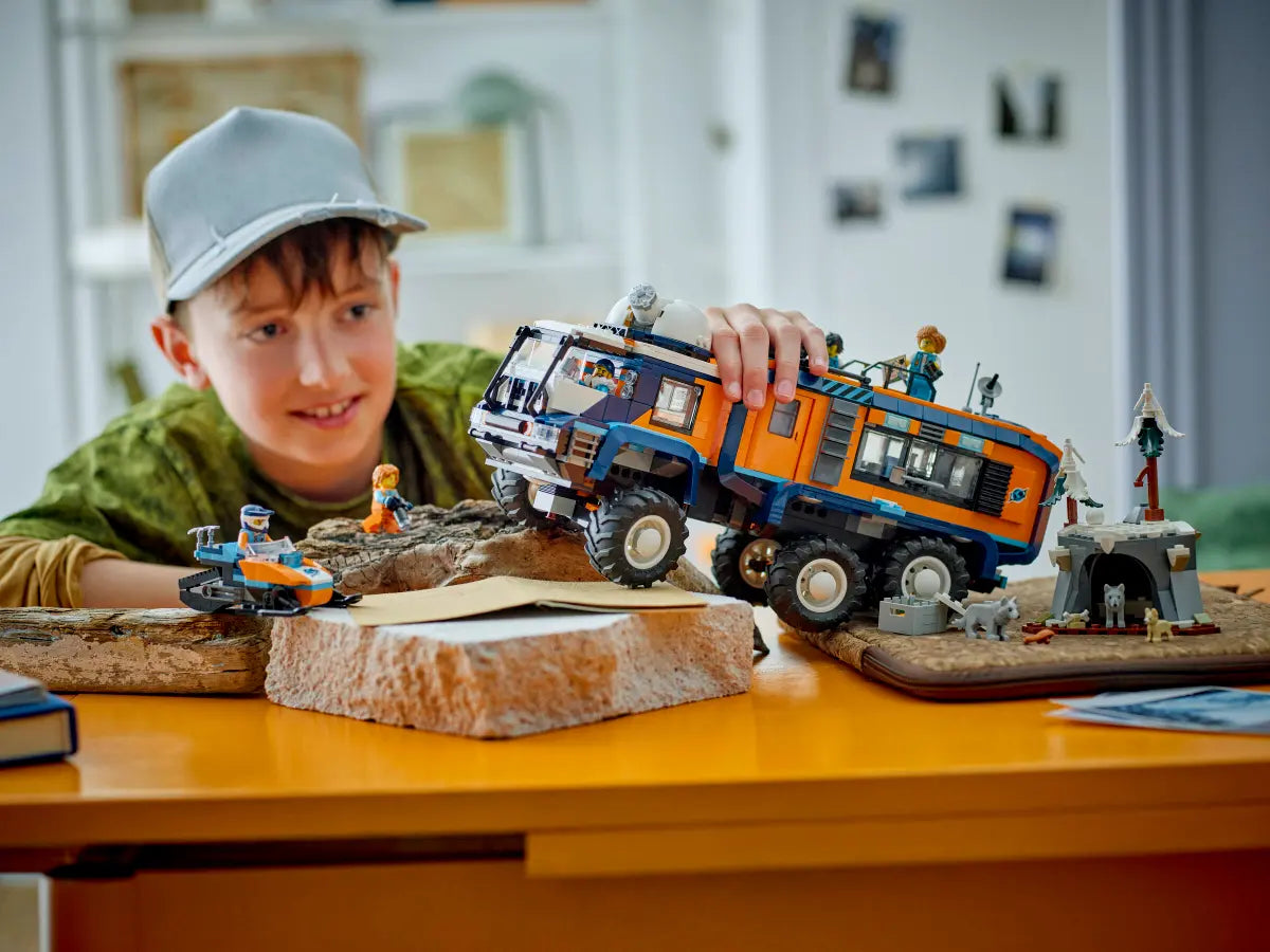 LEGO City Arctic Explorer Science Lab Truck 60471
