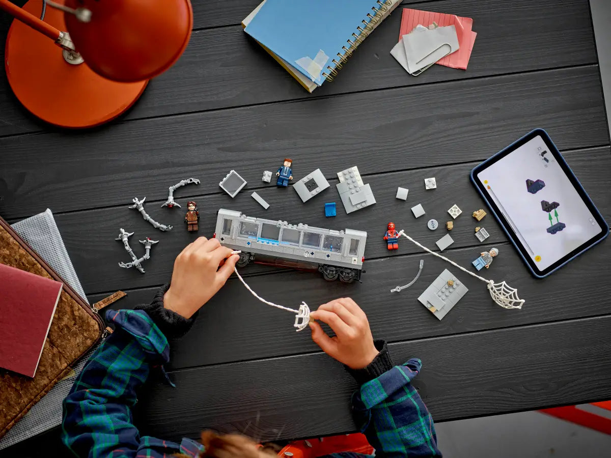 LEGO: Spider-Man vs. Doc Ock Subway Train Scene 76321