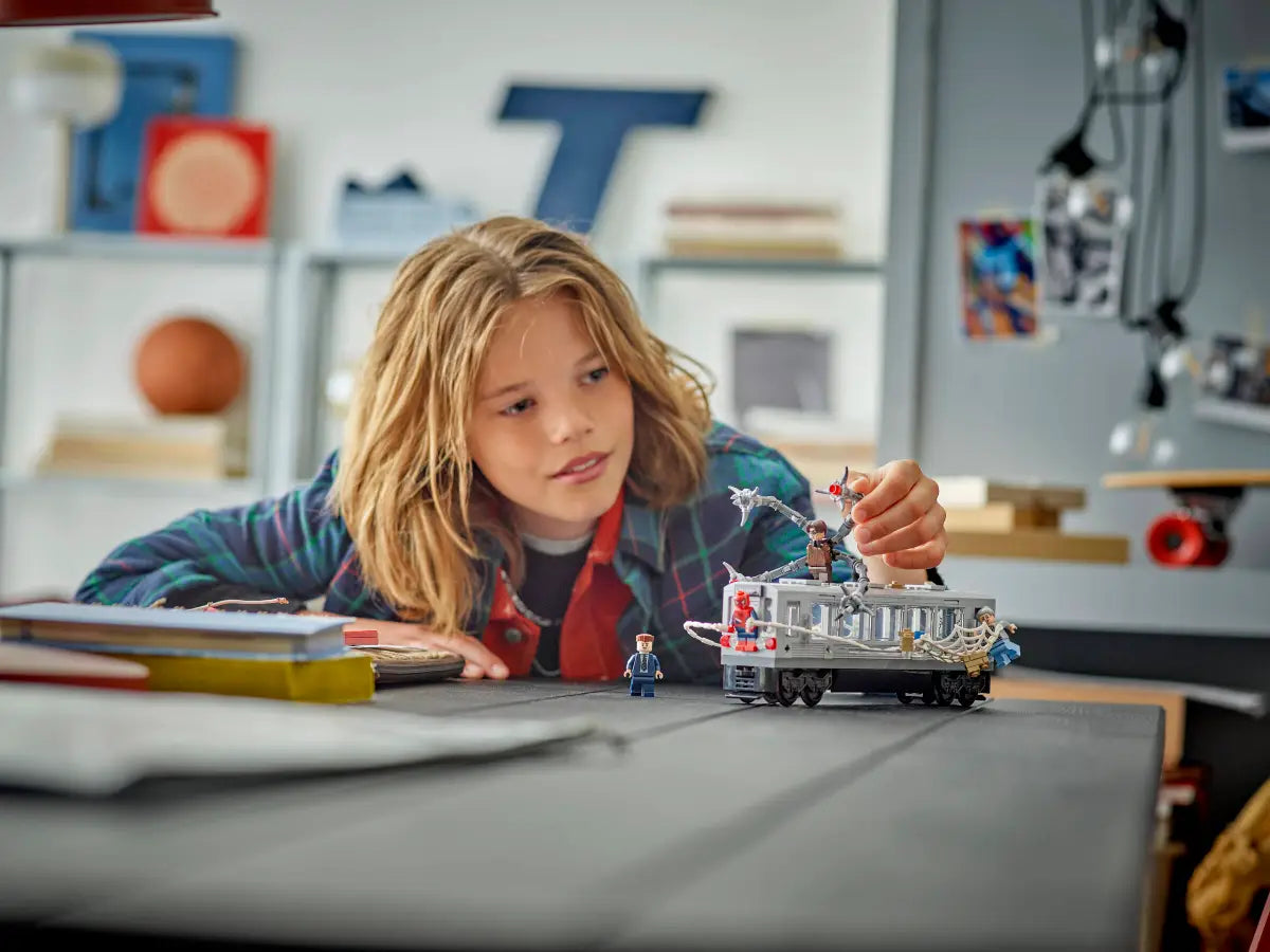 LEGO: Spider-Man vs. Doc Ock Subway Train Scene 76321