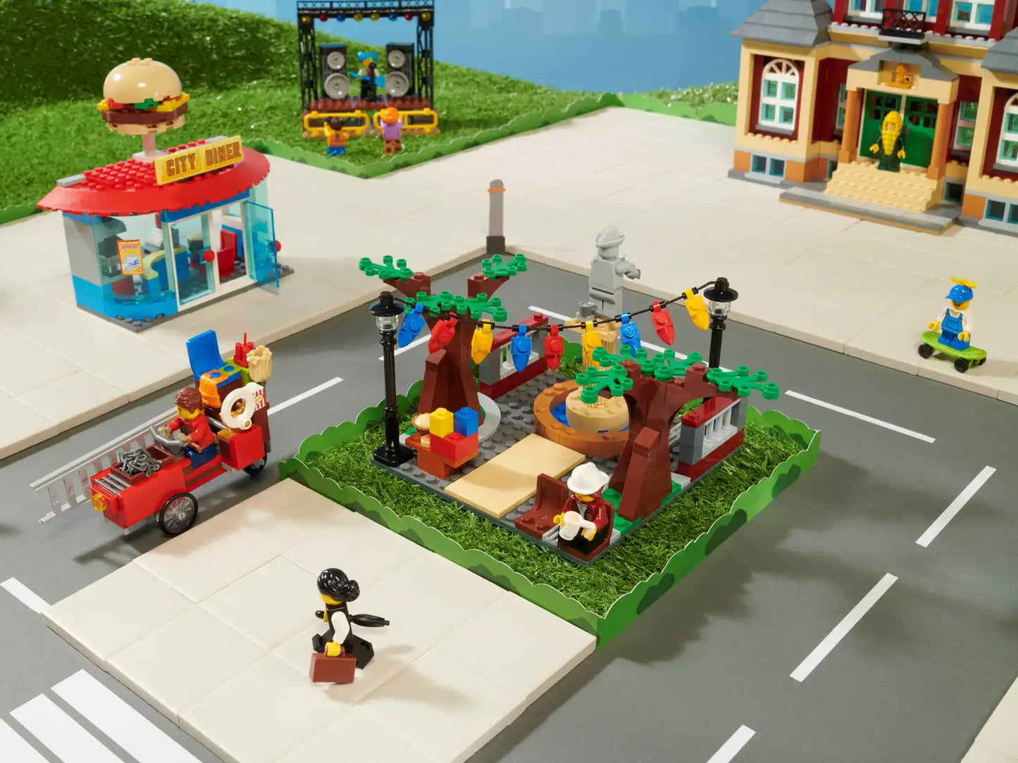 LEGO City Main Square 60271