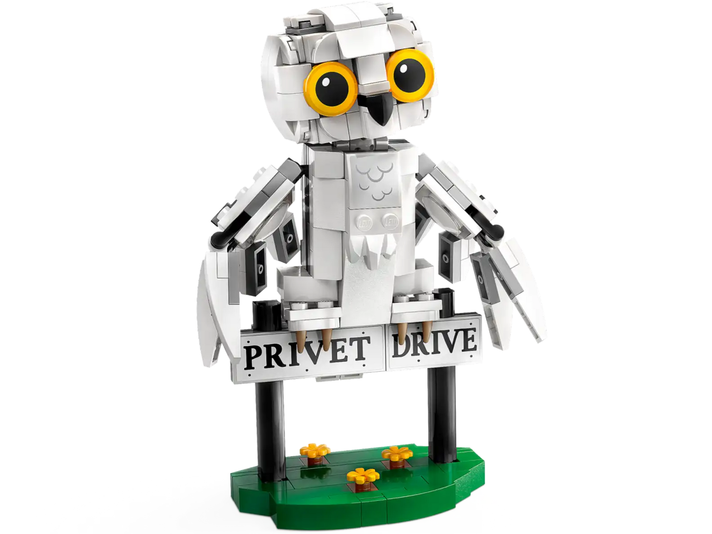 LEGO Hedwig™ at 4 Privet Drive 76425