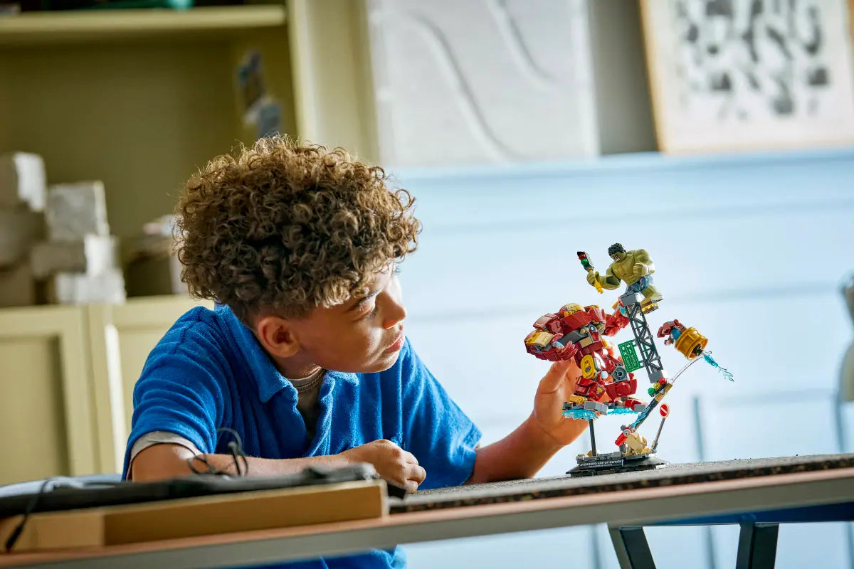 Epic Battle: Hulkbuster vs. The Hulk 76343, Lego Marvel