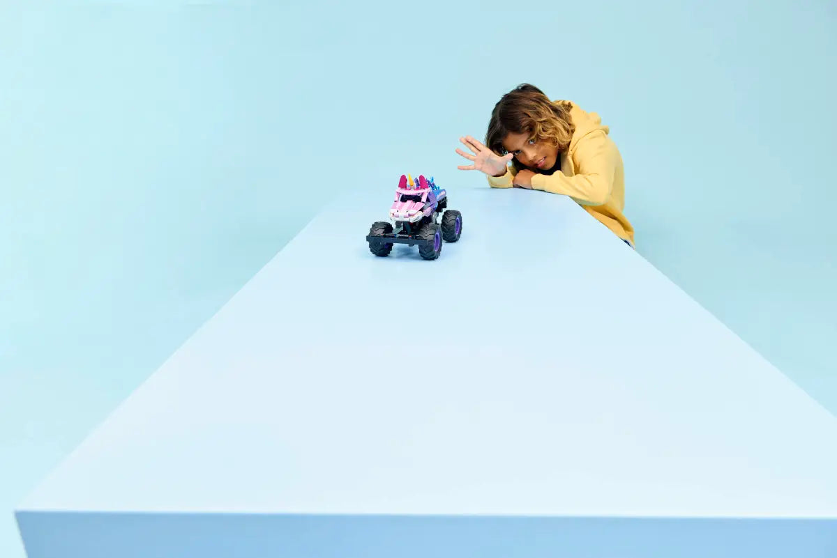 Monster Jam™ Sparkle Smash™ Pull-Back 42220, Lego Technic