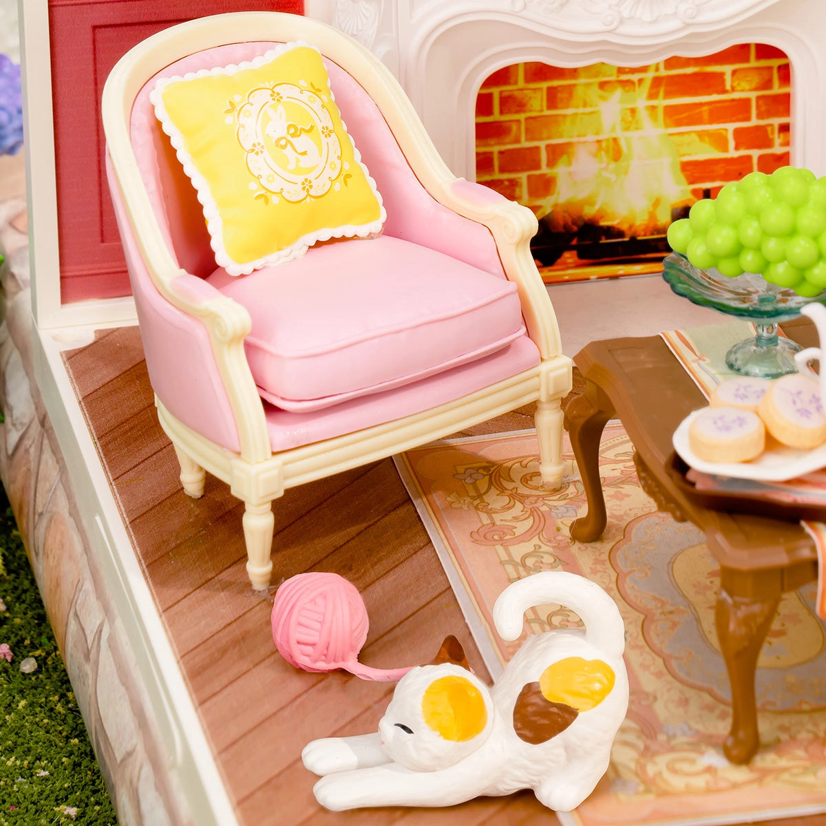 Super Creator Miniature House: Holiday Tea Time, Rolife