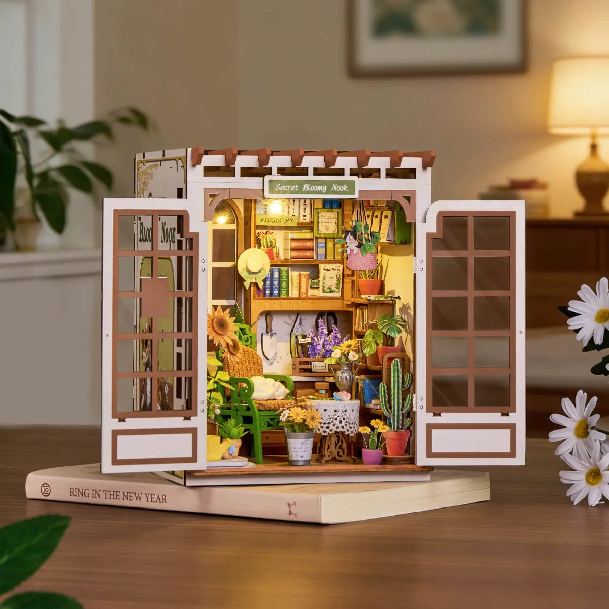 DIY Book Nook 14+: Secret Bloomy Nook TGE04, Robotime Rolife