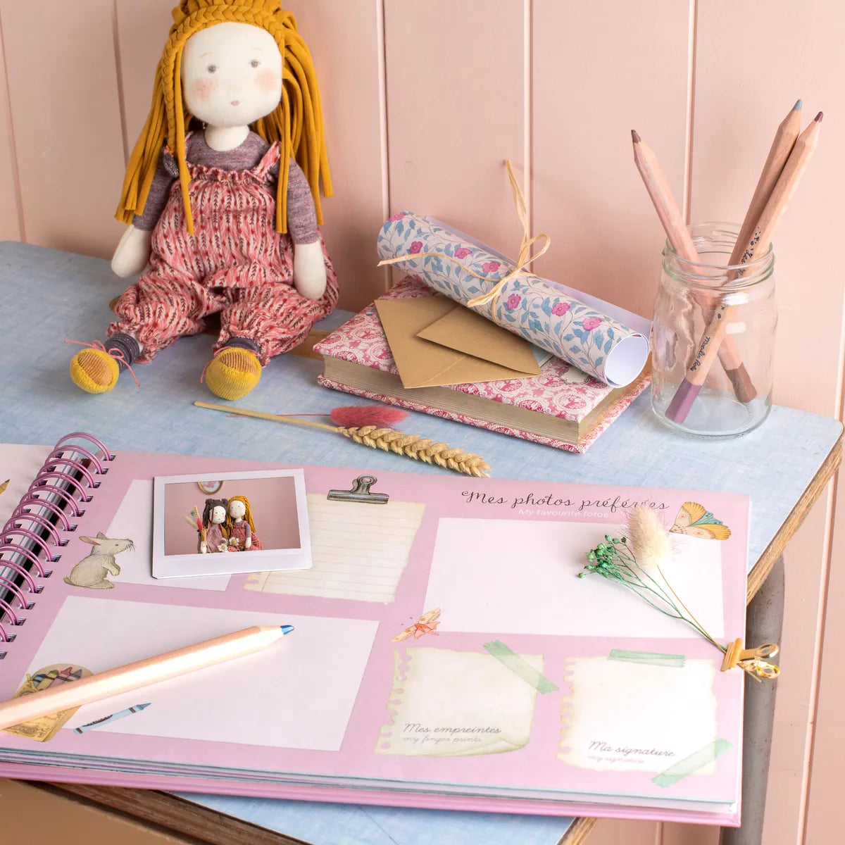 Школьный альбом для воспоминаний (FR-EN) 3+: Les Rosalies, Moulin Roty