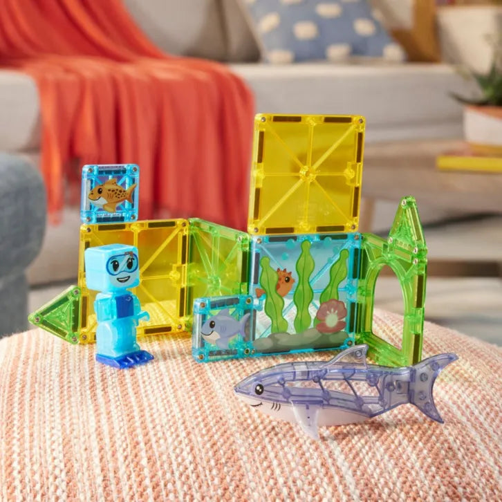 Magnetic Building Set 13-Piece: Shark Dive, Magna-Tiles