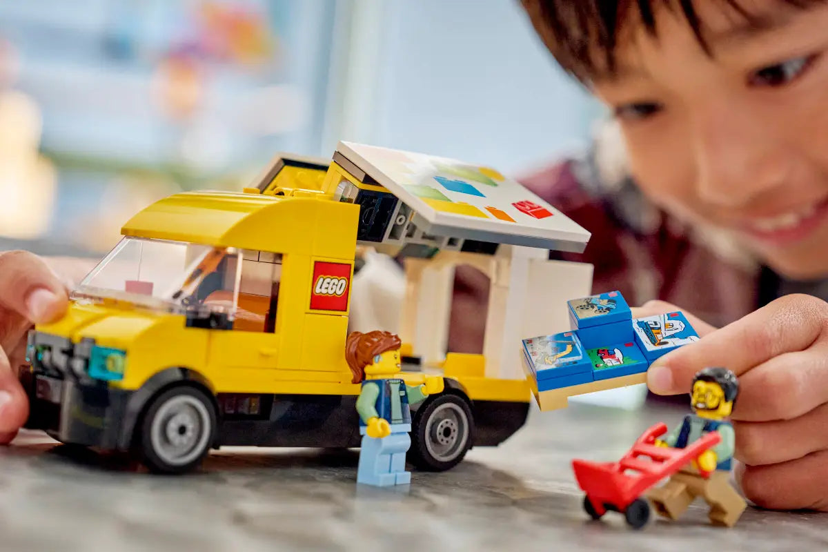 The LEGO® Van 60500, Lego City