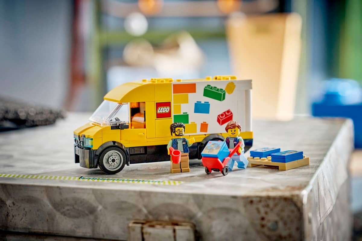 The LEGO® Van 60500, Lego City