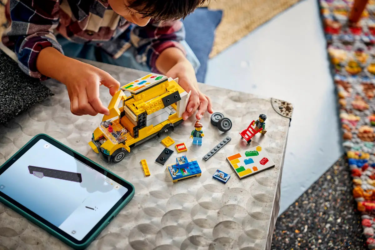 The LEGO® Van 60500, Lego City