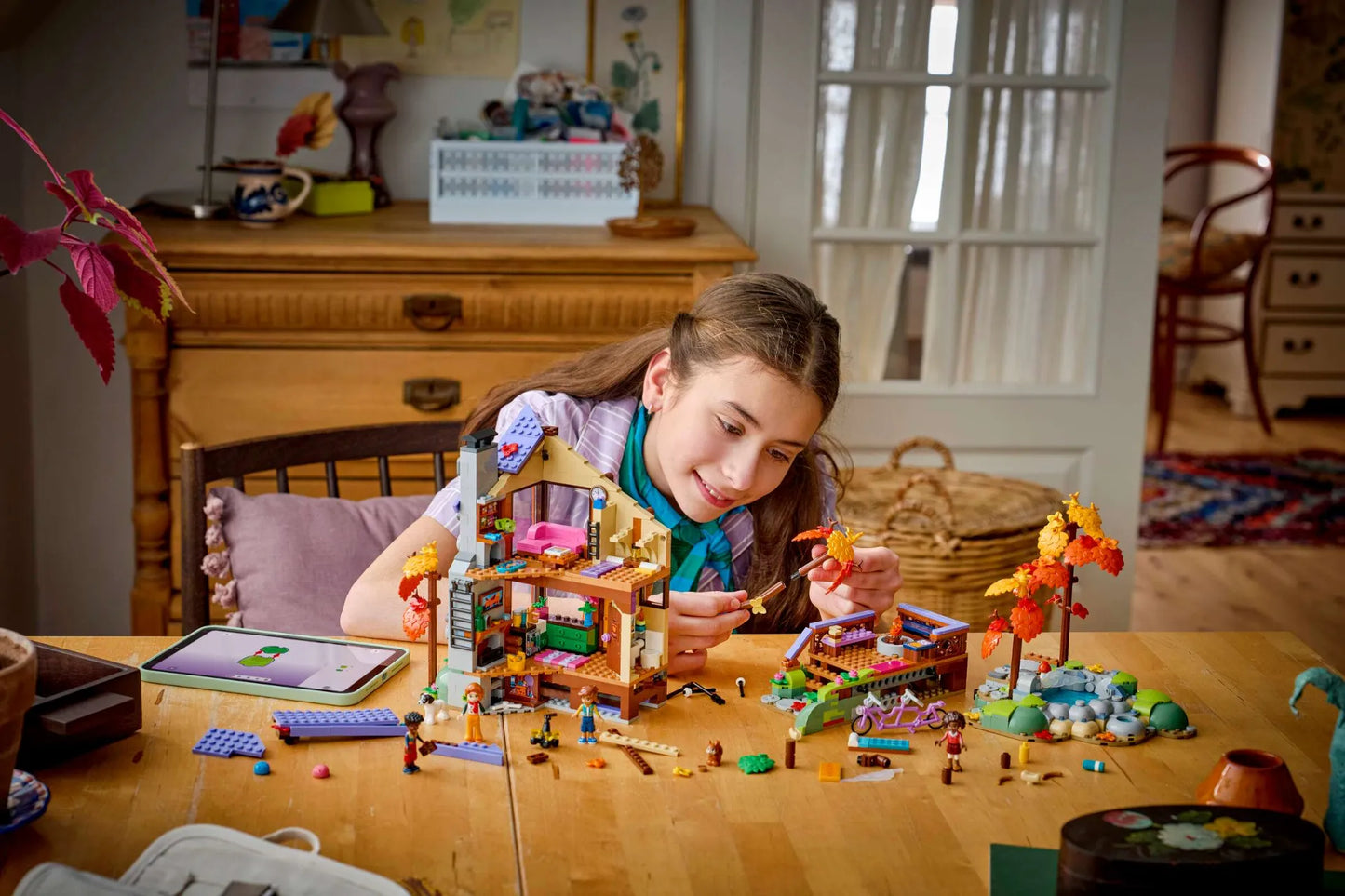 Cozy Fall Forest Cabin 42705, Lego Friends