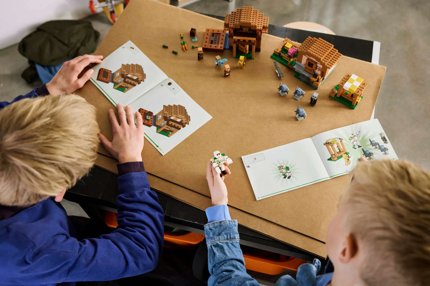 Evoker Village Attack 21596, Lego Minecraft