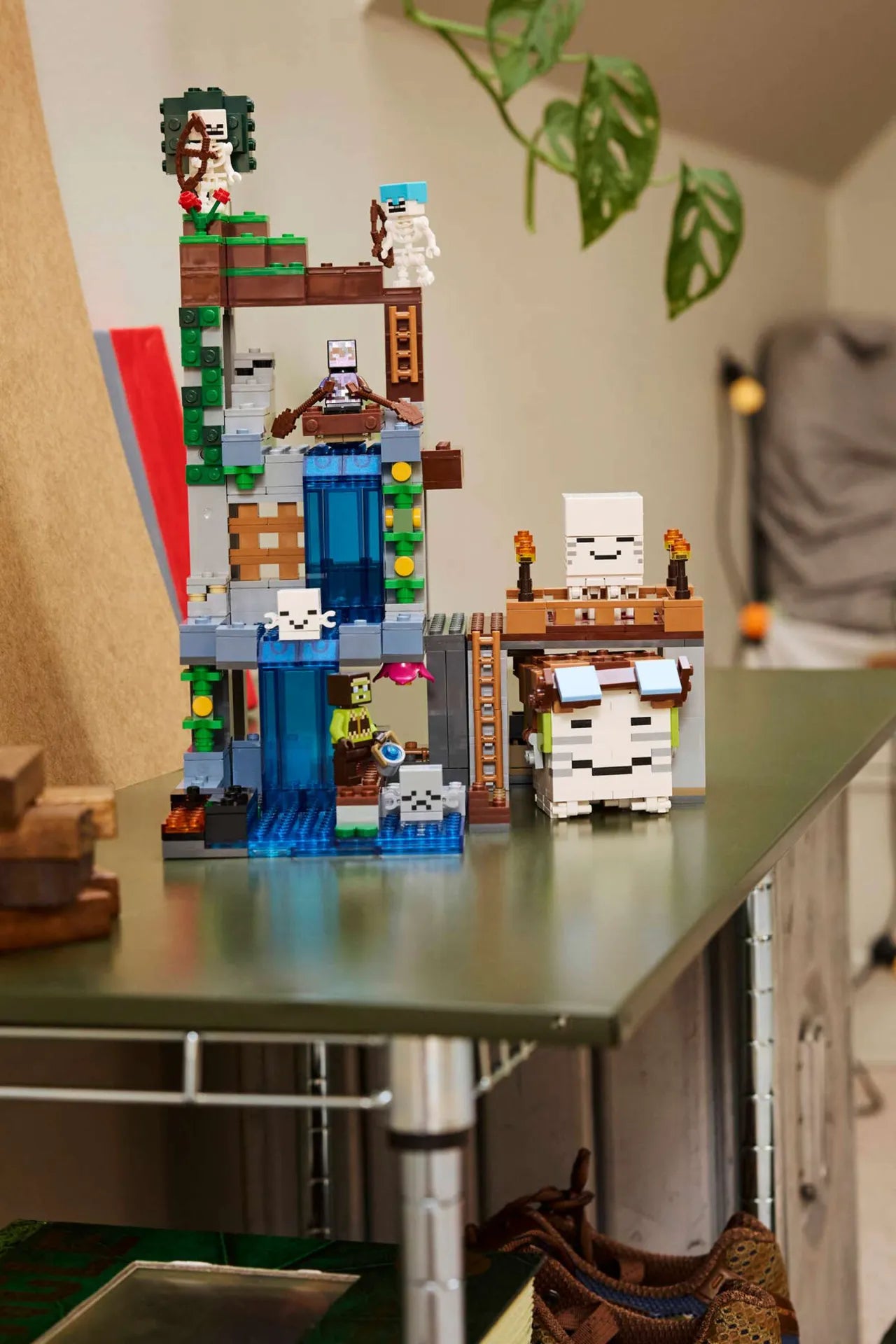 Ghast Station 21597, Minecraft