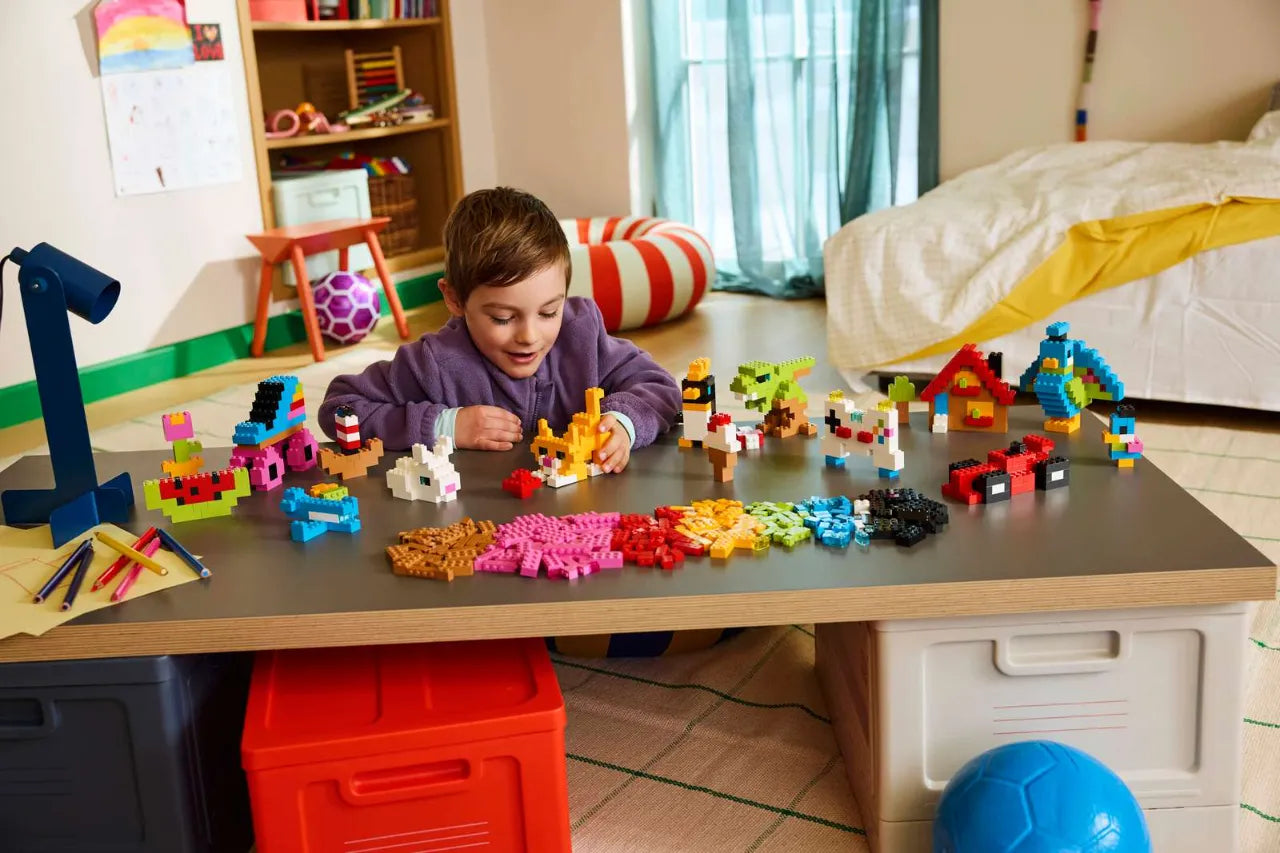 Creative Colorful Bricks For Kids 5+, Lego Classic Collection 820 Pieces, 11045