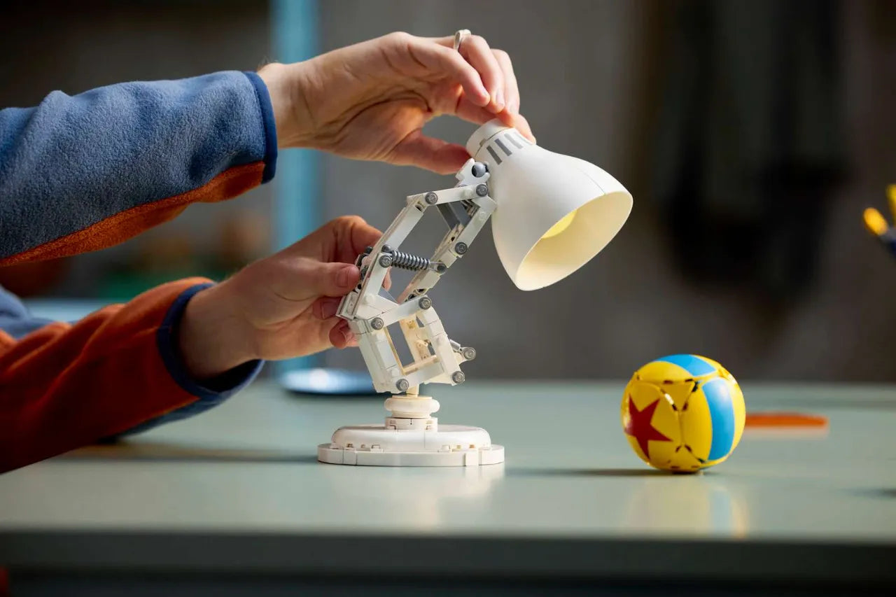 Disney Pixar Luxo Jr. For Teens and Adults, Lego Ideas Collection 613 Pieces, 21357