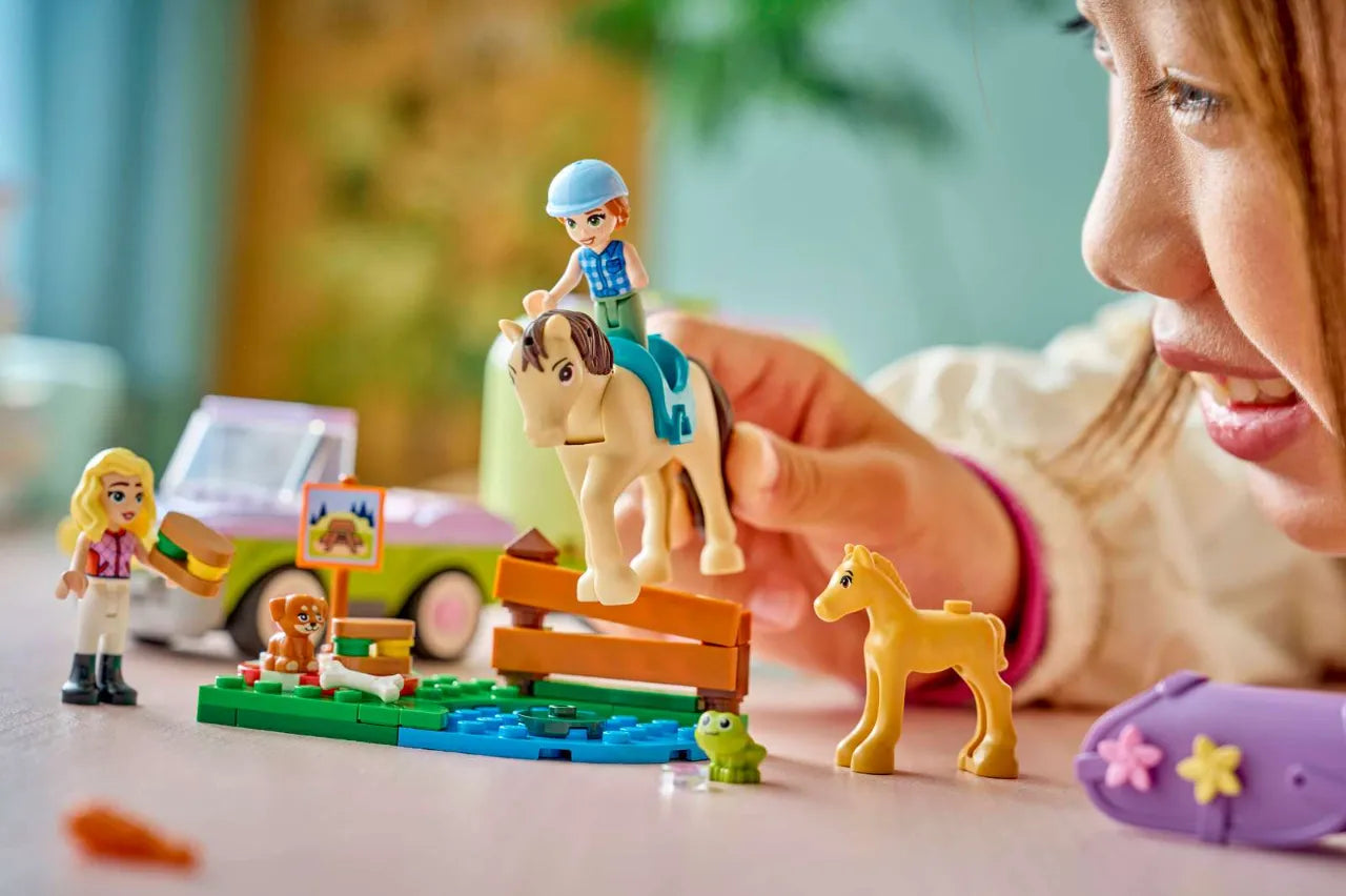 Horse & Baby Foal Trailer, Lego Friends Collection 279 Pieces, 42695