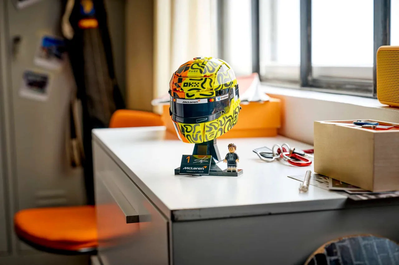 McLaren Mastercard F1 Team Lando Norris Helmet, Lego Editions Collection 793 Pieces, 43023