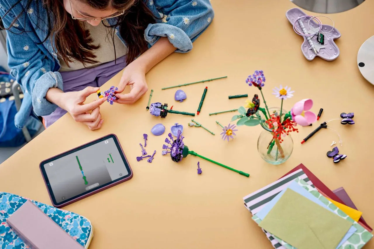Olivia Rodrigo's Flower Bouquet, Lego Botanicals Collection, 11507