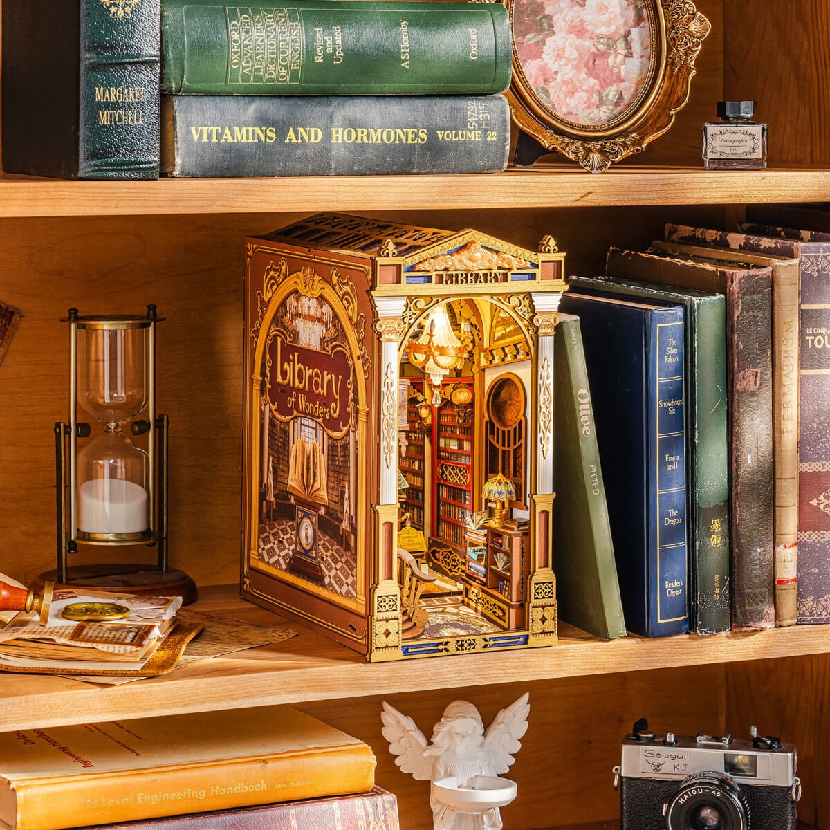 DIY Book Nook: Library of Wonders TGB16, Rolife