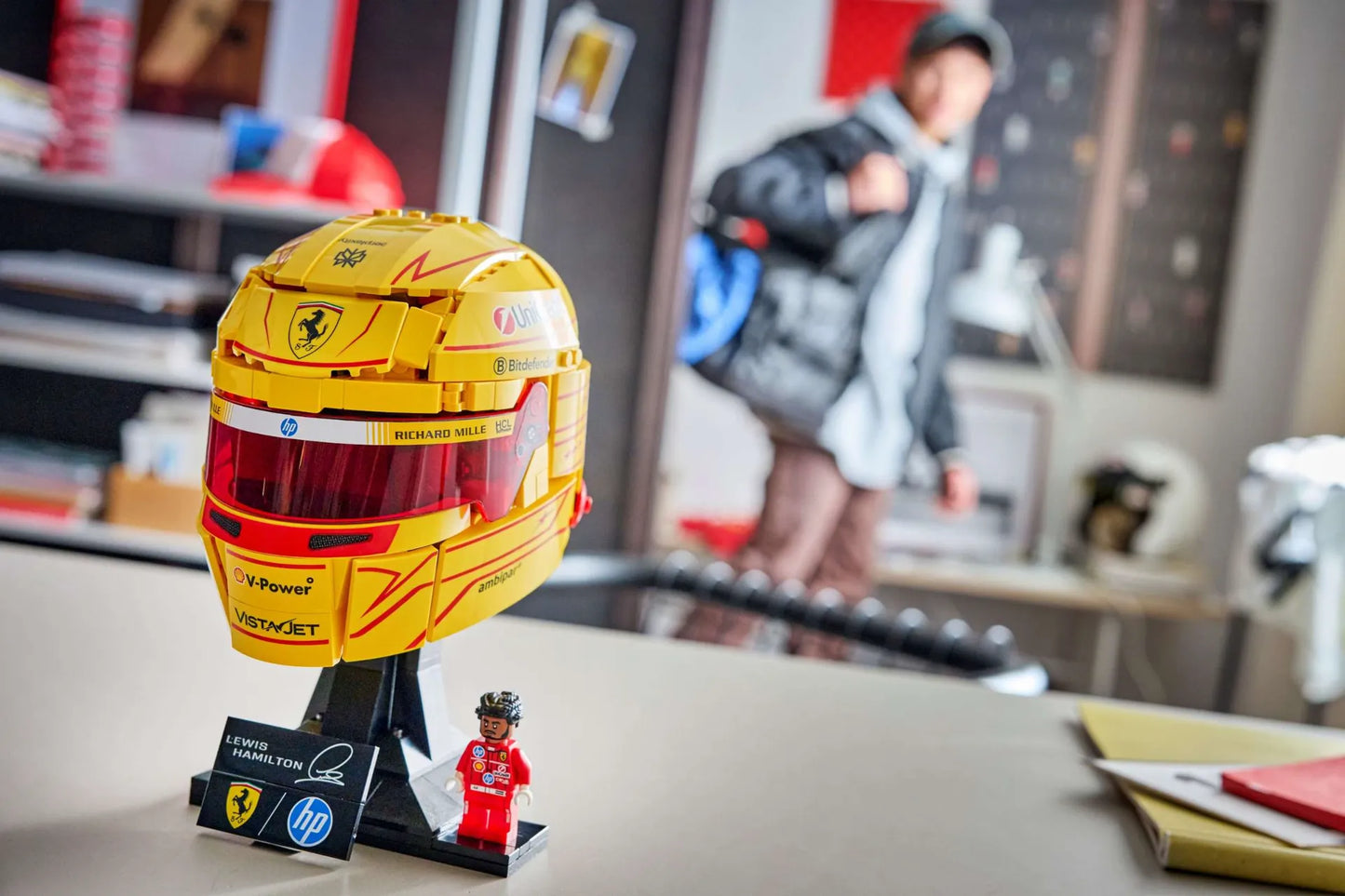 Scuderia Ferrari HP Lewis Hamilton Helmet 43022, Lego Editions