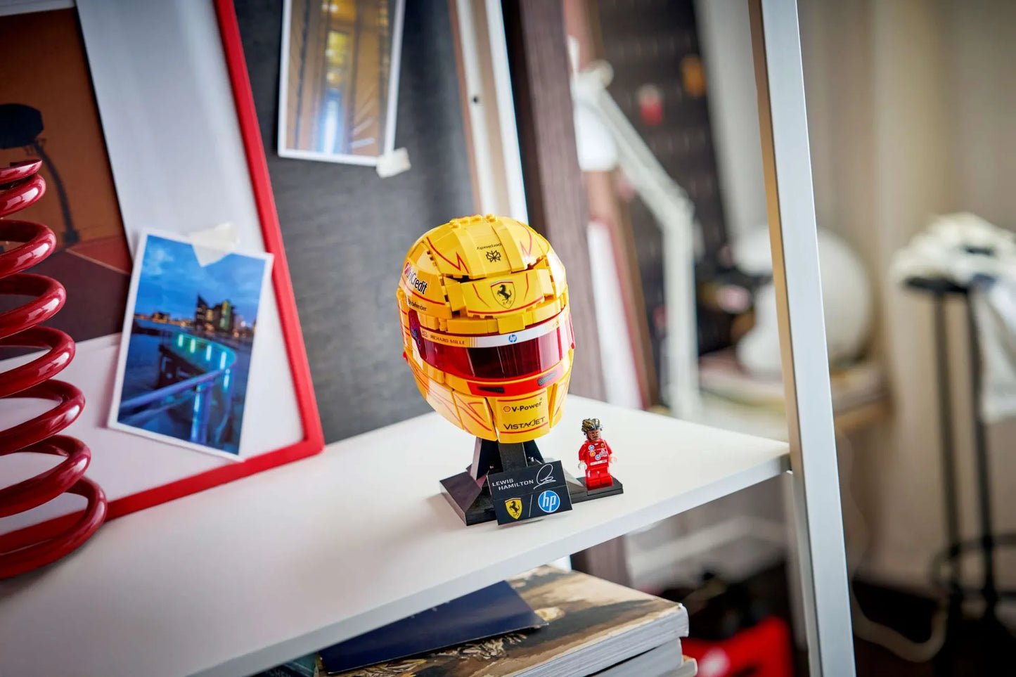 Scuderia Ferrari HP Lewis Hamilton Helmet 43022, Lego Editions