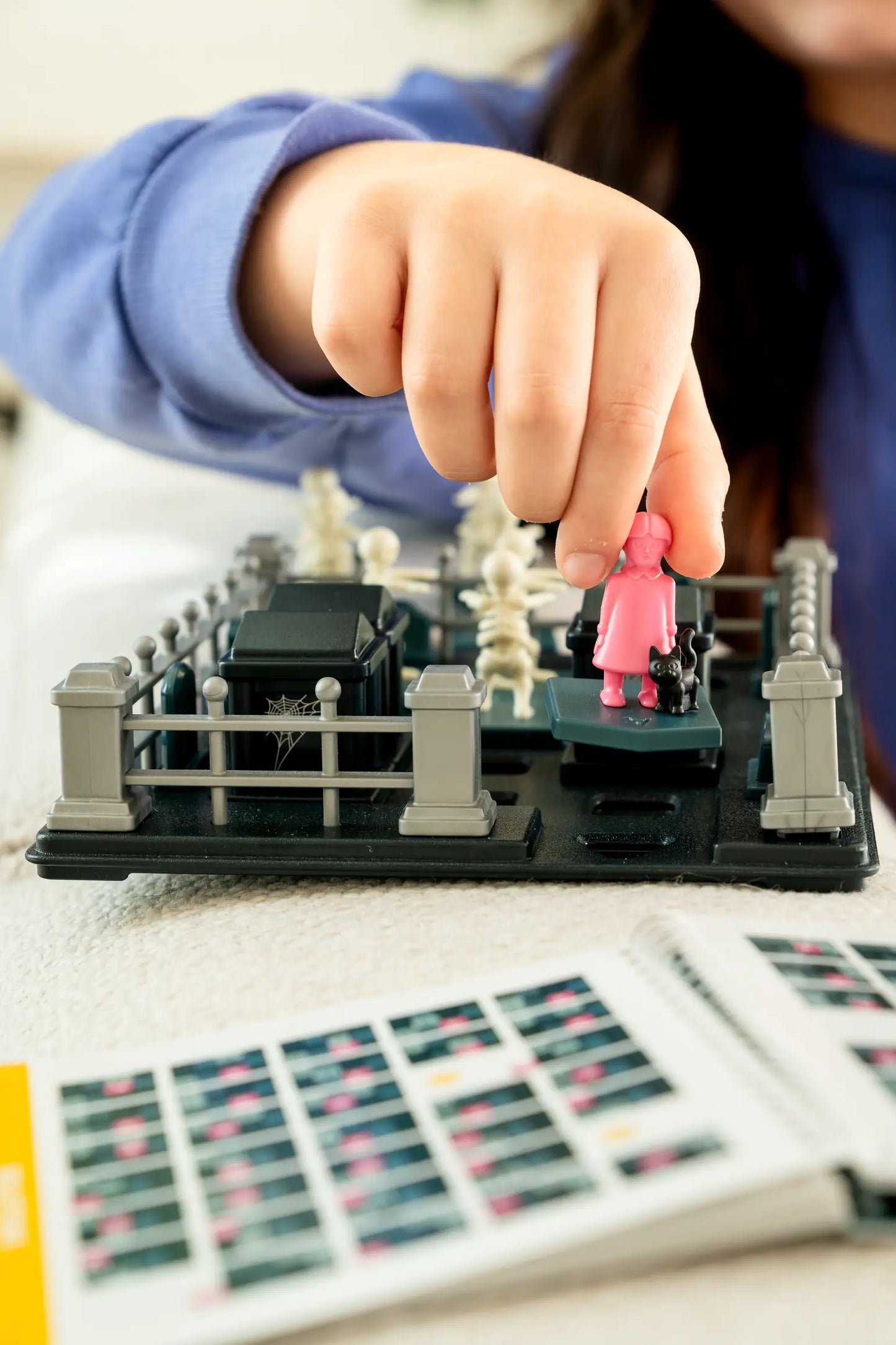 Puzzle game: Graveyard Shift, Smartgames