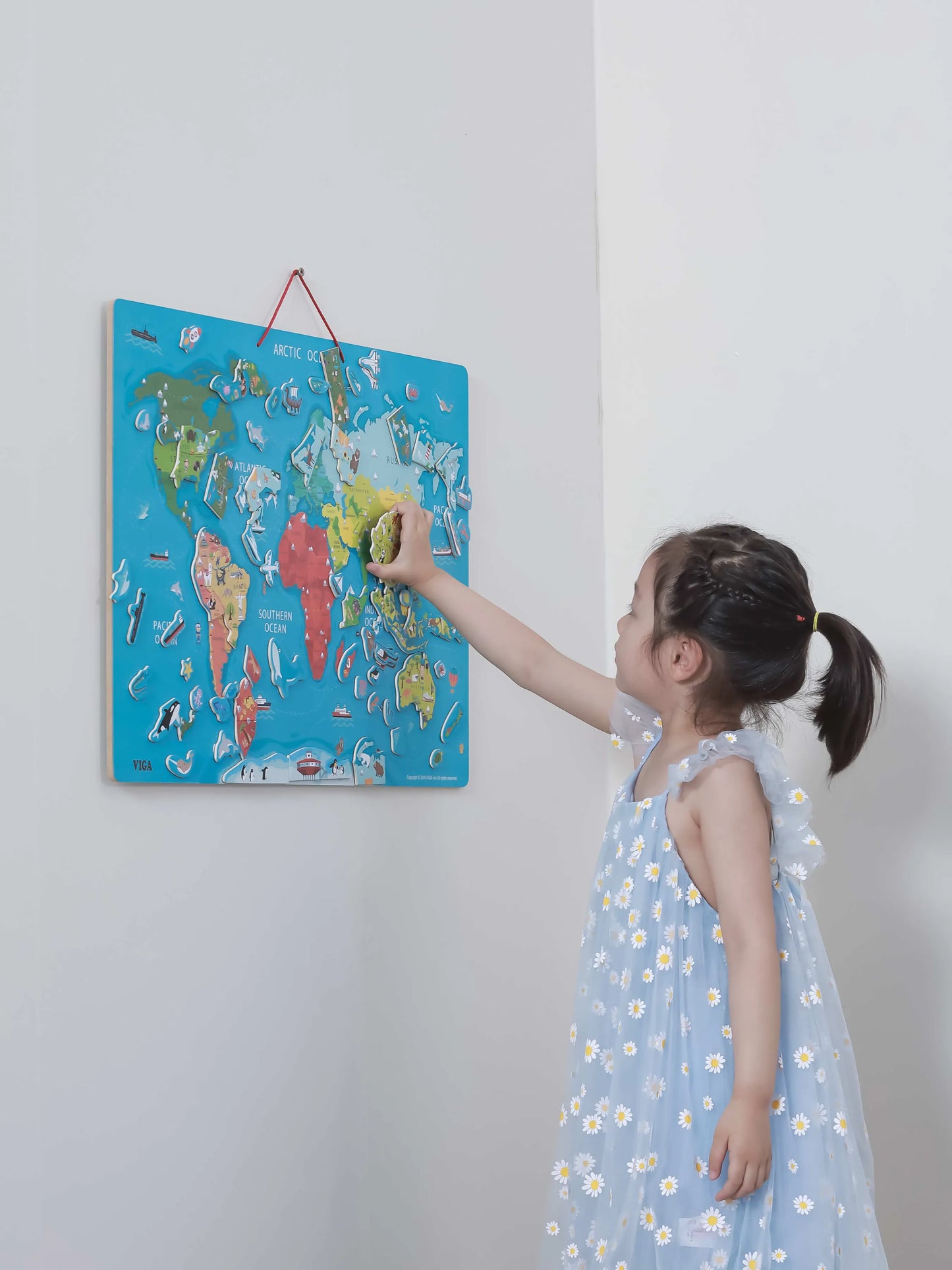 Magnetic World Puzzle 3+ With Dry Erase Board 72x46cm, Viga Toys