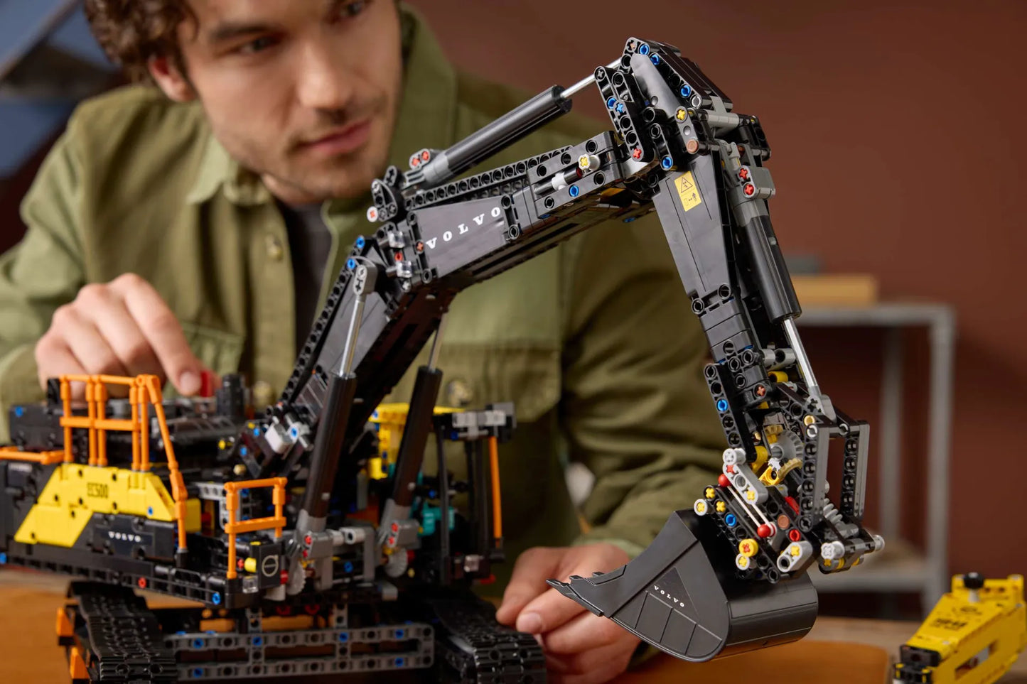 Volvo EC500 Hybrid Excavator 42215, Lego Technic
