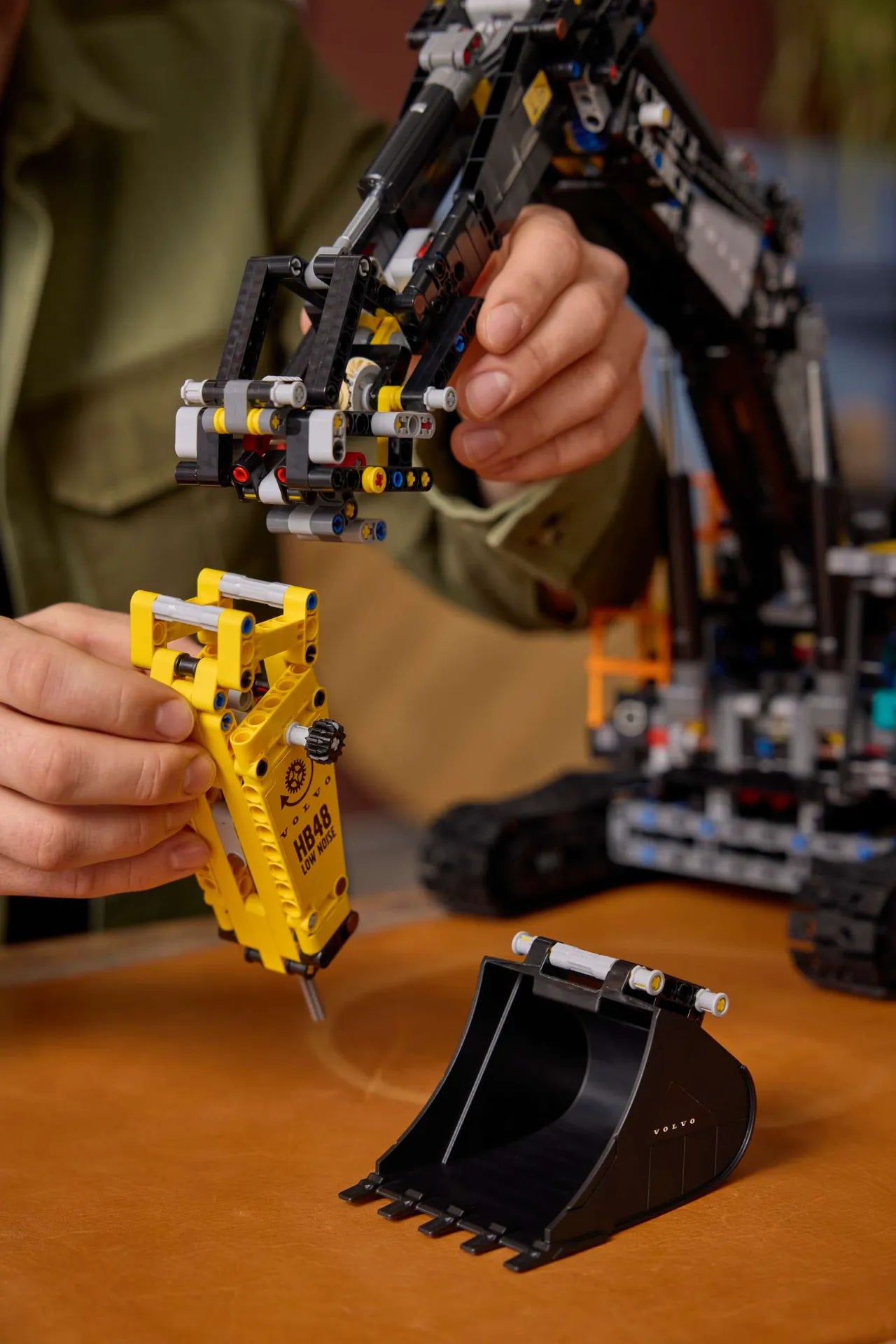 Volvo EC500 Hybrid Excavator 42215, Lego Technic