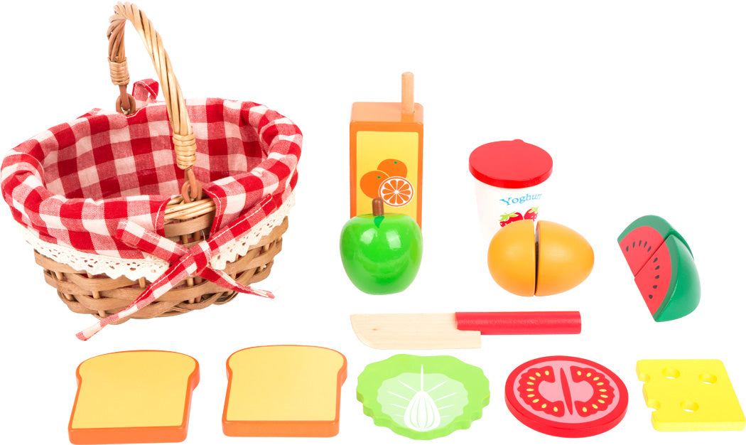 Picnic Basket with Cuttable Fruits
